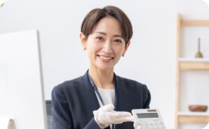 女性査定員が査定結果をご連絡